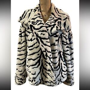 Chokolat White & Black Faux Fur Women’s Warm Winter Go Out Jacket size Large